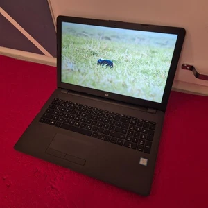Notebook / Laptop HP 250 G6 - 15,6" I3 6006U, 256GB SSD, 8GB RAM, FullHD - Afbeelding 1 van 10