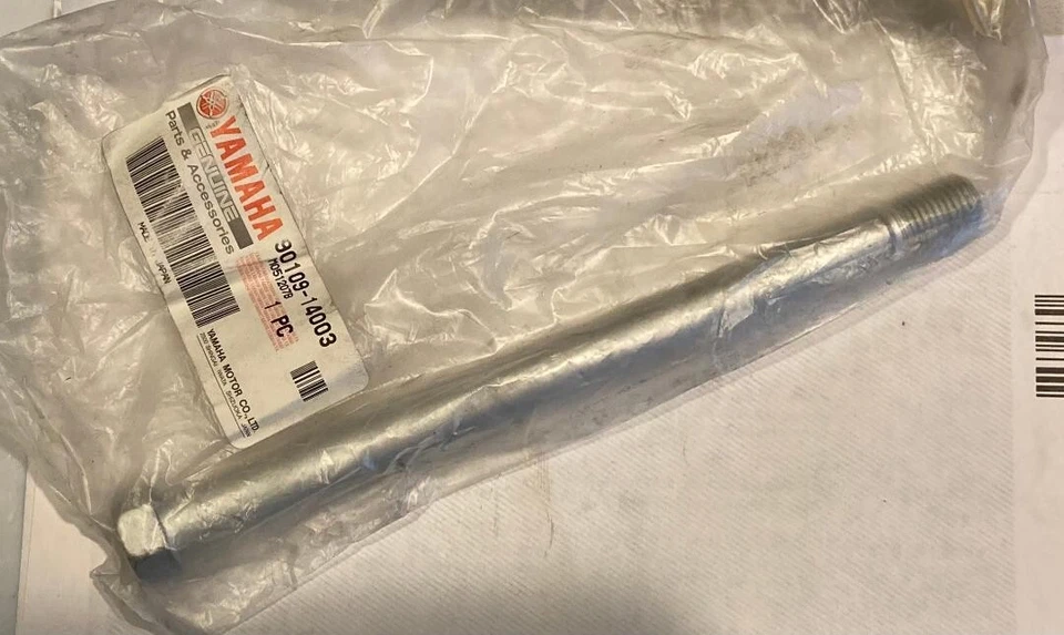 Nuevo perno de montaje genuino Yamaha 90109-14003-00 Foto 1 de 1