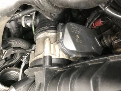 Conjunto de carrocería/válvula del acelerador BMW 535I 08 09 10 Foto 1 de 4