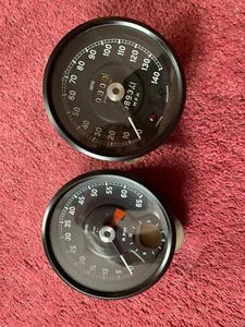PAIR OF JAGUAR SMITHS GAUGES - Picture 1 of 9