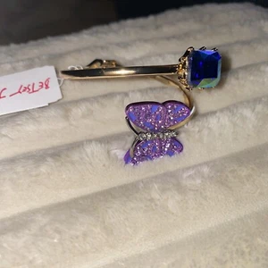 Betsey Johnson Gold Tone Bypass Hinged Bangle Butterfly & Crystal Accents NWT - Picture 1 of 3