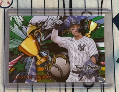 AARON JUDGE 2022 Stadium Club Chrome RL-13 Trophy Hunters GREEN REFRACTOR 82/99 - Image 1 of 3