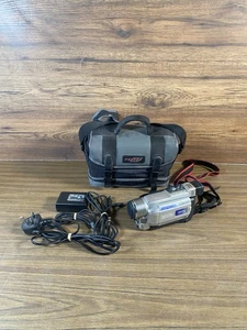 JVC GR-DVL157E Camcorder MiniDV Tape 300x Digital Zoom Video Camera + Charger - Picture 1 of 15