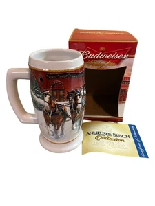 Budweiser Holiday Stein 2006 puesta de sol en los estables con certificado de autenticidad en caja CS670 Clydesdales - Imagen 1 de 6