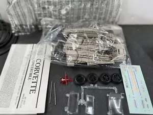 AMT 1963 Chevy Corvette kit 1/25 McM con bolsa 3507 - Imagen 1 de 2