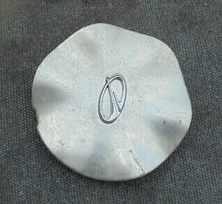 Center Cap Hubcap for a 1999 00  Oldsmobile Alero 16" Polished Wheel Rim - Imagem 1 de 2