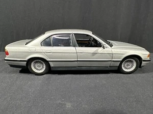 PAULS MODEL ART DIECAST 1:24 SCALE 1994 BMW SERIES 7 750IL SILVER - Picture 1 of 24