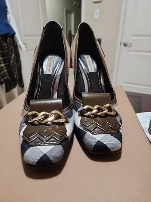 Bomba Burberry Nova Check Trinket punta cuadrada Foto 1 de 4