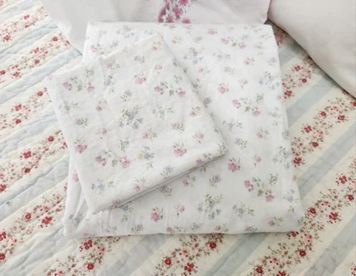 SIMPLY SHABBY CHIC BY RACHEL ASHWELL TWIN 'CANDY FLORAL' FLAT SHEET & PILLOWCASE - Image 1 of 4