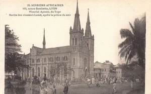 Togo - LOMÉ - Leaving classes after evening prayer - Publ. Missions Africaines 2 - Picture 1 of 2