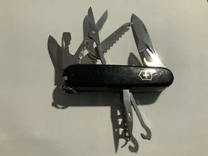 Navaja suiza Victorinox 91 mm Huntsman escalas negras {#3657} - Imagen 1 de 4