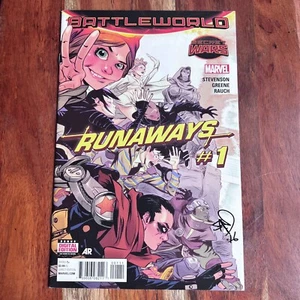 Runaways #1 (2015, Marvel Comics) SIGNED SANFORD GREENE - Picture 1 of 4