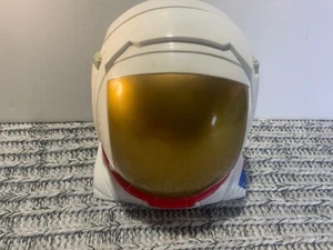 Miniature NASA Space Station - Astronaut Helmet RARE National Geographic Playset - Picture 1 of 4