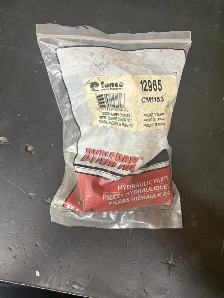 MAZDA Miata CM1153 Clutch Master Cylinder 12965 FENCO - Image 1 of 1