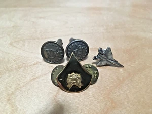 US Army/Military Gold Metal Specialist Rank Insignia Pin & Cuff Links/Extra Pin - Bild 1 von 2