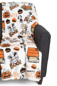 Peanuts Berkshire Halloween Blanket VelvetSoft Throw Great Pumpkin Snoopy 55x70