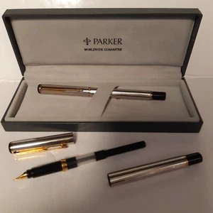 2 Parker UK Rialto 88 Silver Fountain Pens look new in box F nibs Vintage - Picture 1 of 7
