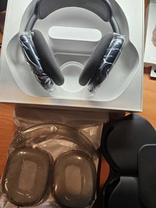 Apple AirPods Max Midnight Black A3184 with USBC Port - With AppleCare+ 2027 - Picture 1 of 24