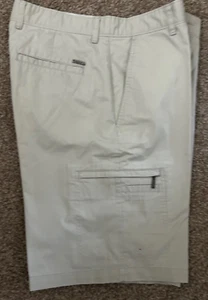 EUC MENS GREG NORMAN FIVE IRON CARGO SHORTS 32" WAIST BEIGE - Picture 1 of 3