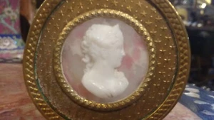 Antique crystal and bronze pill powder box with a cameo of a woman - Picture 1 of 7