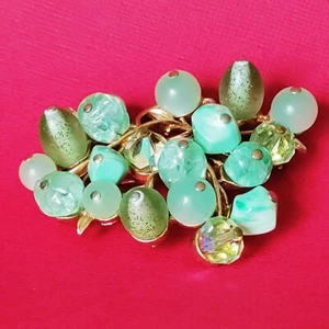 Vintage Coro Green Crystal Brooch Simulated Corals MCM Nature & Elegance 2.5" - Picture 1 of 10
