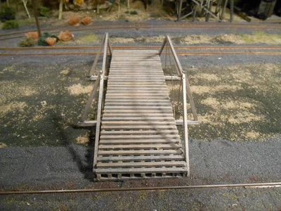 Puente de madera pintado a mano detallado personalizado HO Minitanks HP37 Foto 1 de 3