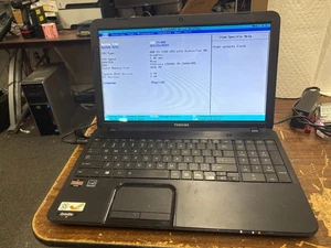 Toshiba Satellite C855D- S5340 AMD E1-1200 APU @1,40 GHz 4 GB de RAM sin sistema operativo sin disco duro - Imagen 1 de 10