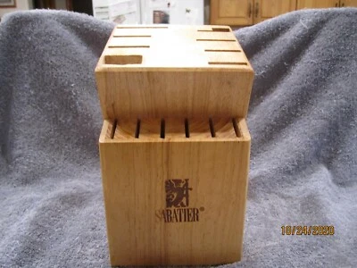 Bloque de cuchillos Sabatier Wood 14 ranuras madera clara Foto 1 de 4