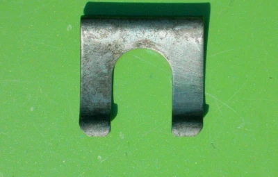 MITSUBISHI LANCER 08-17 FRONT BRAKE LINE HOLDER CLIP OEM OUTLANDER RIGHT OR LEFT - Image 1 of 4