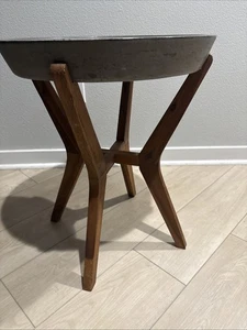 Safavieh Celeste End Table in grey, round concrete top and a natural wood X-base - Picture 1 of 9