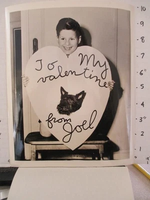 Foto del programa de radio de NBC de la década de 1940 QUIZ KIDS Joel Kupperman corazón de San Valentín perro escocés Foto 1 de 2