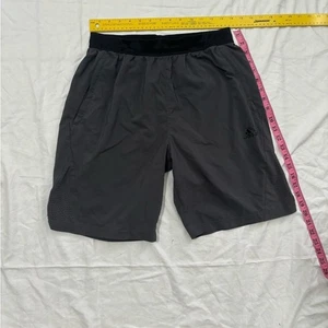 Adidas Men’s Lightweight Gray Athletic Shorts Size Medium - Picture 1 of 5