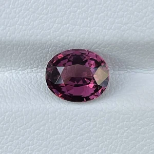 Anillo de compromiso de piedras preciosas sueltas de 8x6 mm de espinela rosa natural de 1,69 quilates - Imagen 1 de 5