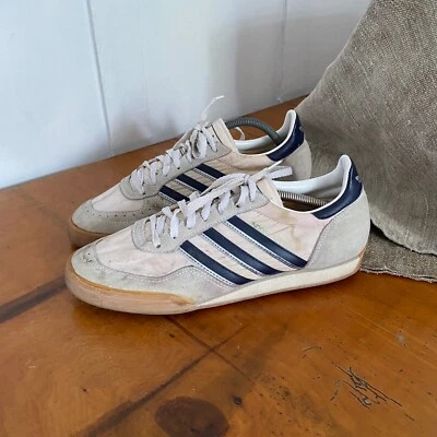 80s vintage Adidas indoor court 2 sneakers size 8 1/2 - Image 1 of 4