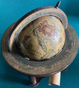 VINTAGE~~60er~~OLDE WORLD STYLE~~HOLZ~~KUGEL DER WELT~~MESSING FINNENIALS~~! - Bild 1 von 10