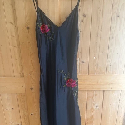 Vestido Victoria's Secret Negro 100% Seda Sin Mangas Rosa Bordado Encaje Ribete XS Foto 1 de 4