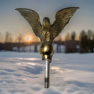 Винтажный латунный флагшток с американским белоголовым орлом для флагштока Americana Finial Farm - Изображение 1 из 4