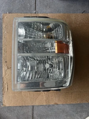 Faros izquierdo y derecho Ford Econoline E150 E250 E350 2008-2014 Foto 1 de 4