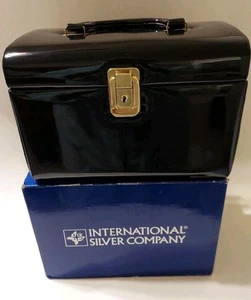 Nuevo estuche de joyería cosmética International plateado negro charol - con mango y cerradura - Imagen 1 de 10