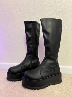 Demonia Slacker-200 | Botas de plataforma | Talla 7 | Negras | Nuevas Foto 1 de 4