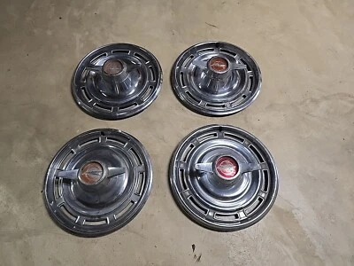 Buick Skylark 1966, Gran Sport, Special, Sport Wagon cubierta de rueda giratoria tapacubos Foto 1 de 4