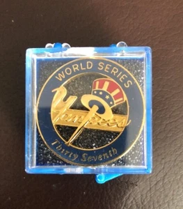 2000 NEW YORK YANKEES 37th WORLD SERIES PRESS PIN MINT IN BOX NICE - Picture 1 of 2