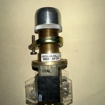 ALLEN-BRADLEY HEAVY DUTY PUSH BUTTON UNIT FLUSH BLACK HEAD, TYPE, 800H-AP2 - Image 1 of 4