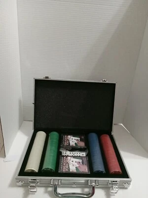 Cardinal's Texas Hold 'Em Tournament Poker Set With Metal Carry Case - Image 1 of 4