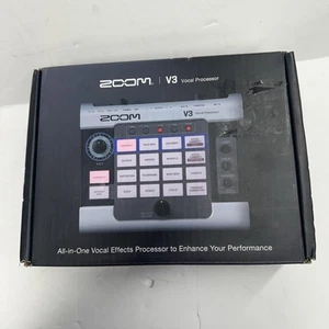 ZOOM V3 Multi-Effect Vocal Processor For Live Performance W/Box - Picture 1 of 4
