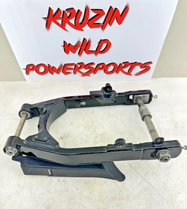 2014 Harley Dyna Switchback Swingarm + Rear Axle + MTG Bolt OEM HD - Picture 1 of 15