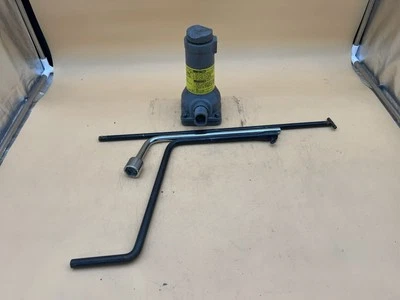 Nissan Pathfinder 1991-2001 neumático de repuesto gato de emergencia y herramientas OEM Foto 1 de 4