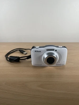 Nikon Coolpix S32 13.2MP Waterproof Shockproof Digital Camera - White - Image 1 of 4