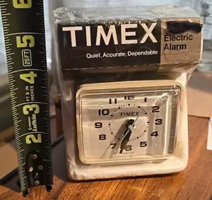 Reloj Despertador Eléctrico Vintage TIMEX 7369-002 Antiguo Blanco Años 70 Hecho en EE. UU. (Sellado) - Imagen 1 de 8