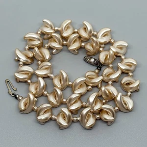 Cadena de cuentas artificiales - Cierre de plata 835 - Anacardo color crema vintage - 44 cm - Imagen 1 de 5